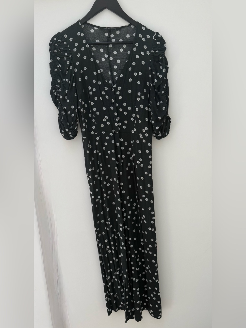 EUC: Zara Black Floral Romper with Button Front & Ruched Sleeves, sz XS